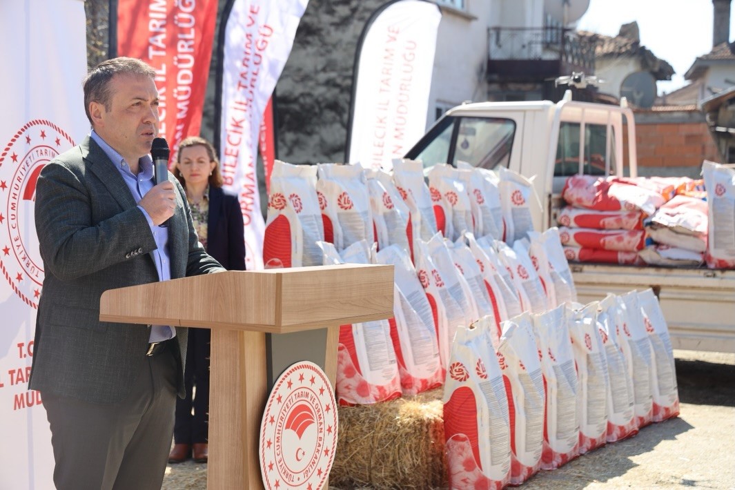 Bilecik’te ‘Yağlık Ayçiçeği Tohumu Dağıtım Programı’ gerçekleştirildi
