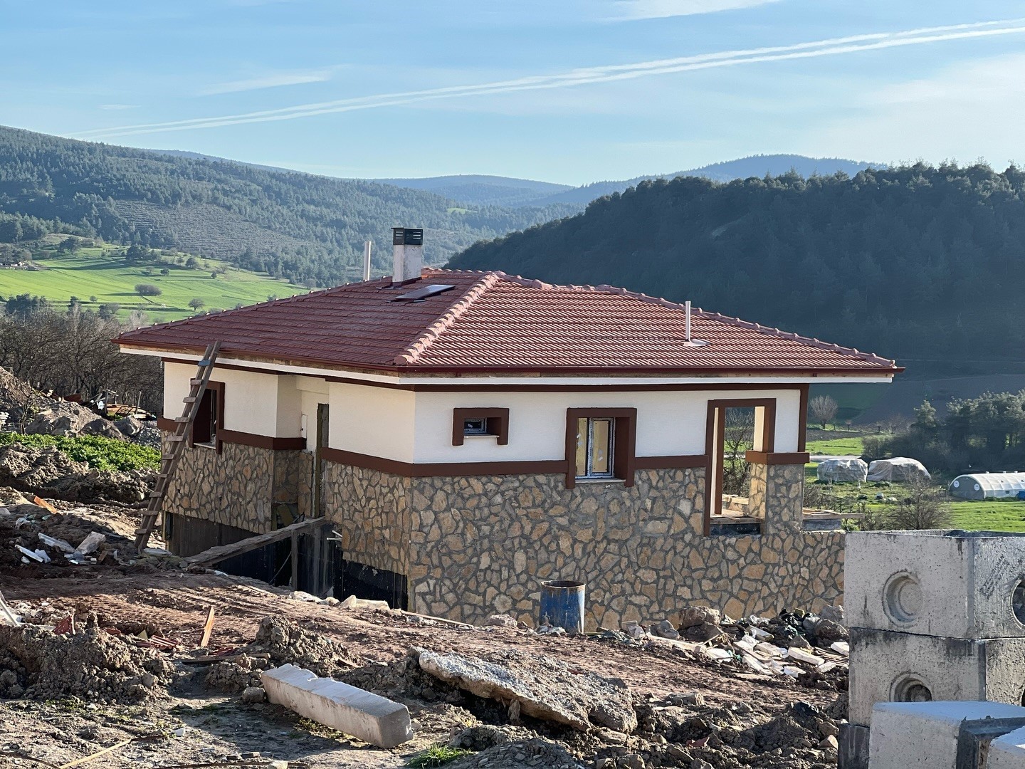 Bilecik’te yangının ardından başlatılan TOKİ konutları tamamlanma aşamasına geldi
