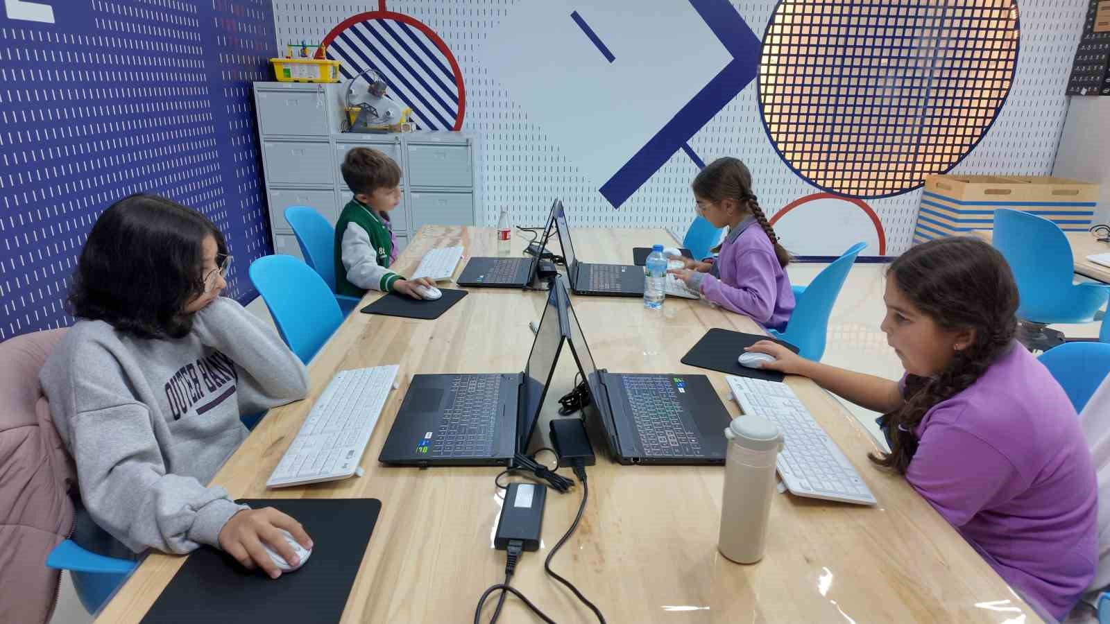 Bilim Demirci bölgenin eğitim üssü oldu
Bilim Demirci bölgenin eğitim üssü oldu