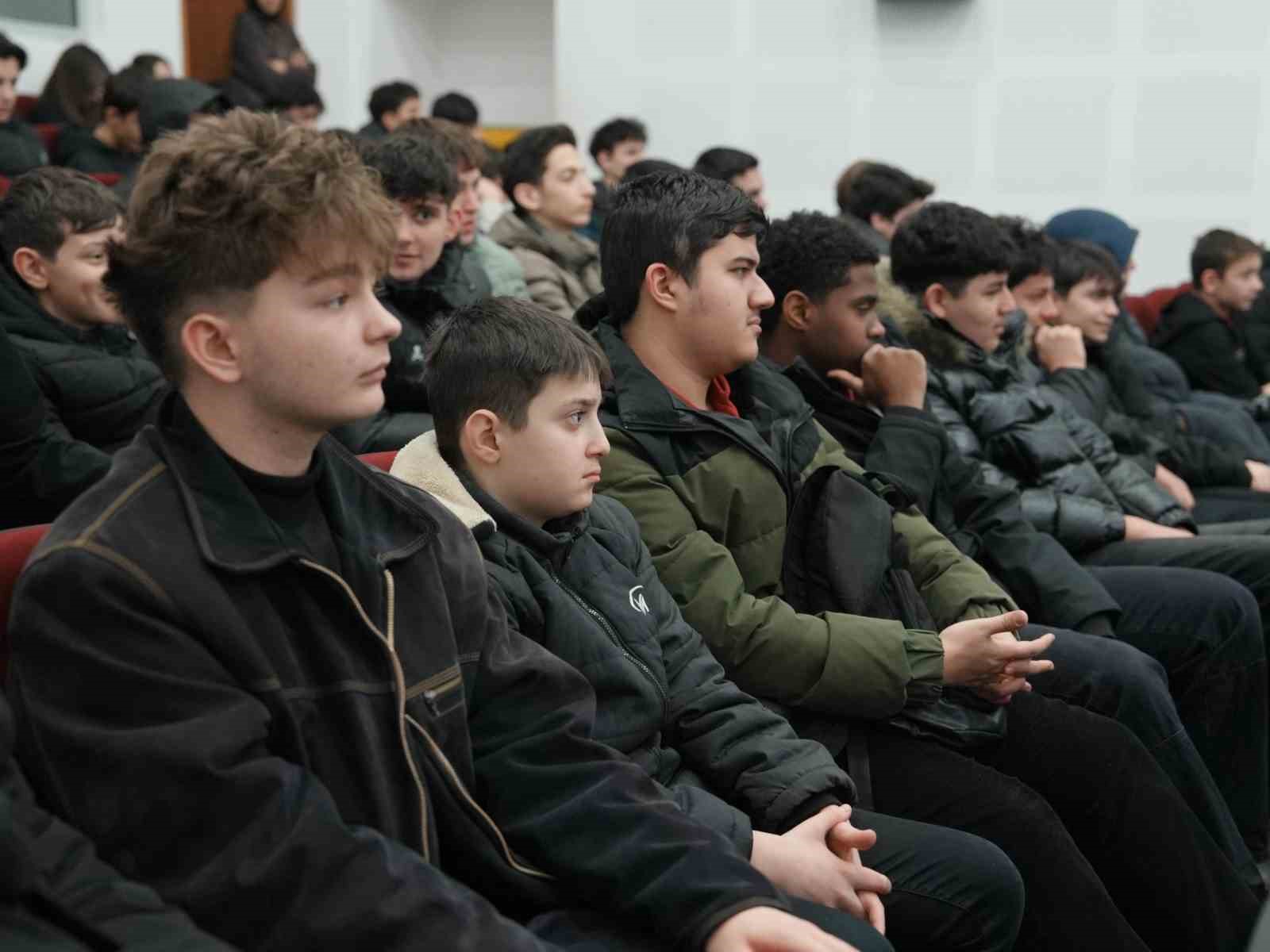 Bilim Merkezinde dronlar ve kullanımı söyleşisi
Bilim Merkezinde dronlar ve kullanımı söyleşisi