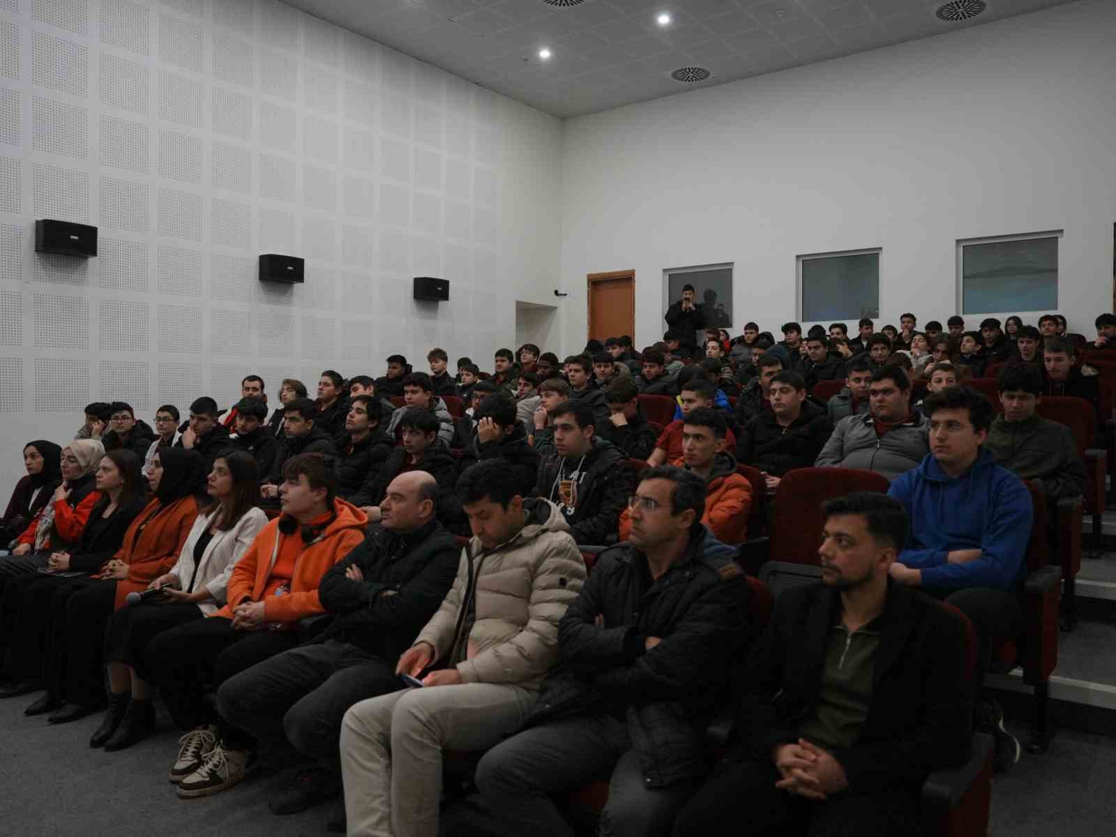 Bilim Merkezinde dronlar ve kullanımı söyleşisi
Bilim Merkezinde dronlar ve kullanımı söyleşisi