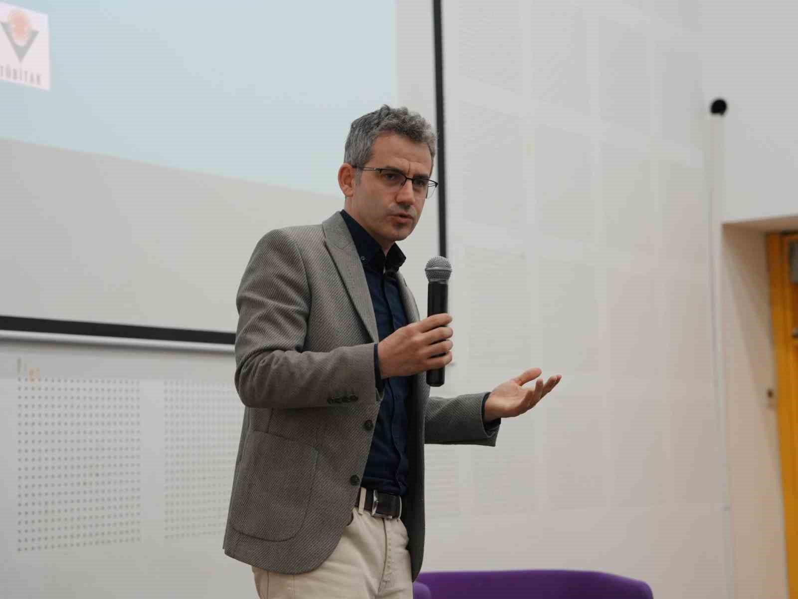 Bilim Merkezinde dronlar ve kullanımı söyleşisi
Bilim Merkezinde dronlar ve kullanımı söyleşisi