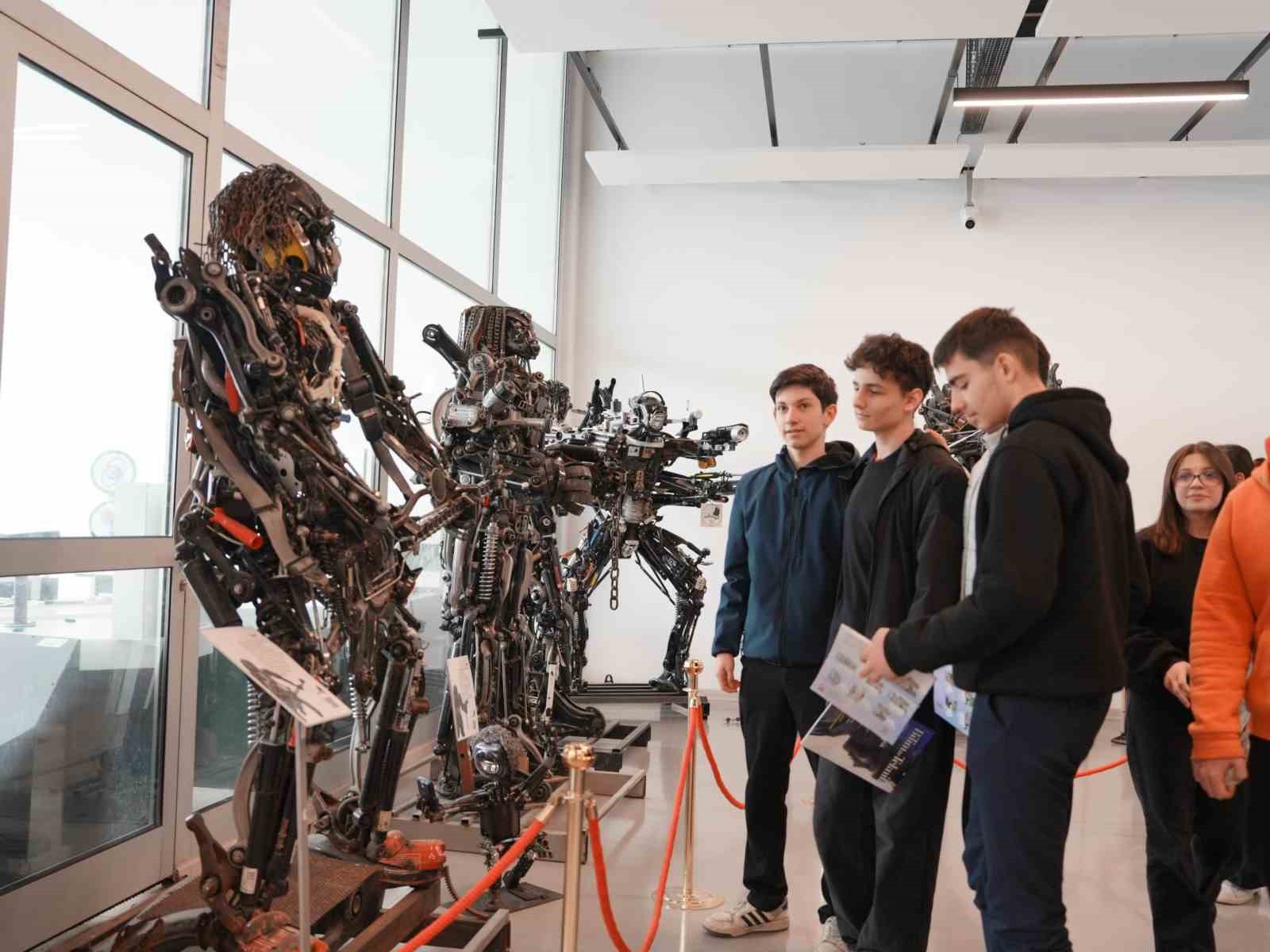 Bilim Merkezinde dronlar ve kullanımı söyleşisi
Bilim Merkezinde dronlar ve kullanımı söyleşisi