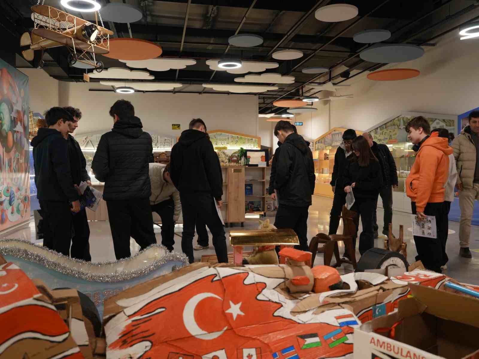 Bilim Merkezinde dronlar ve kullanımı söyleşisi
Bilim Merkezinde dronlar ve kullanımı söyleşisi