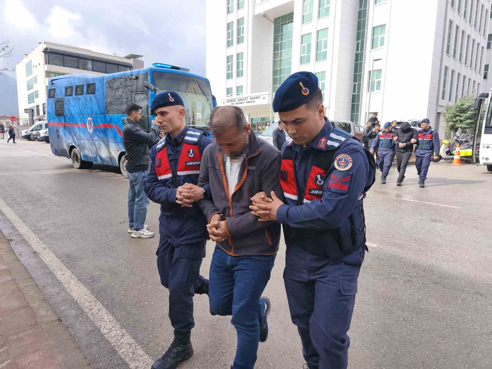 Bilişim dolandırıcılarına 9 ilde eş zamanlı operasyon: 14 gözaltı
