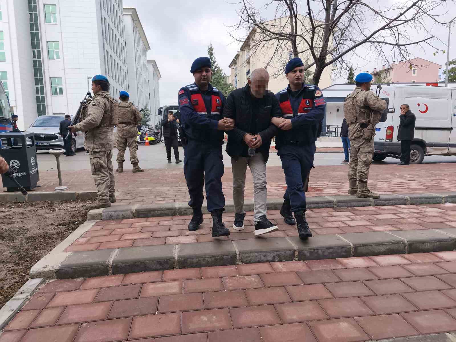 Bilişim dolandırıcılarına 9 ilde eş zamanlı operasyon: 14 gözaltı
