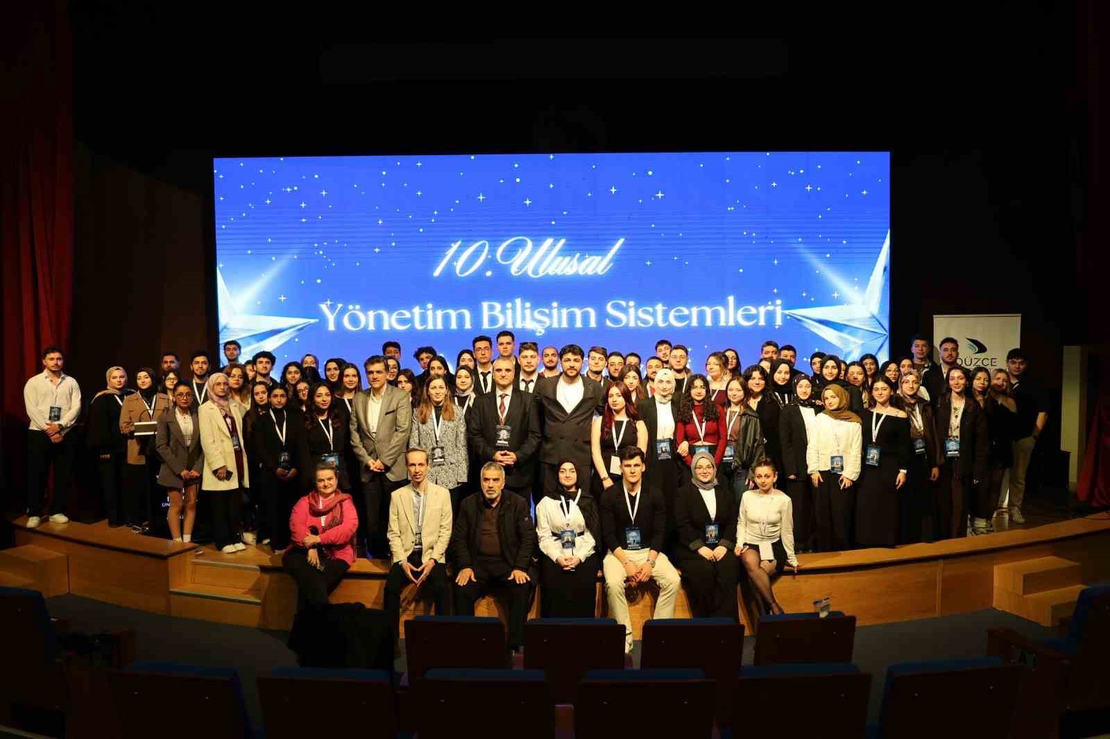 Bilişim sistemleri öğrenci zirvesine ev sahipliği yaptı
