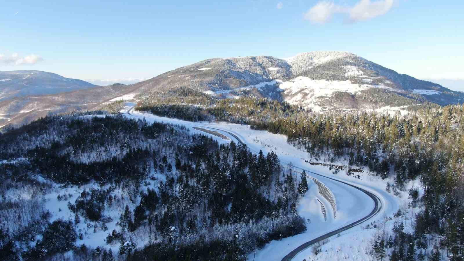 Bin 250 rakımlı Yaralıgöz Dağı’nda muhteşem kar manzarası
