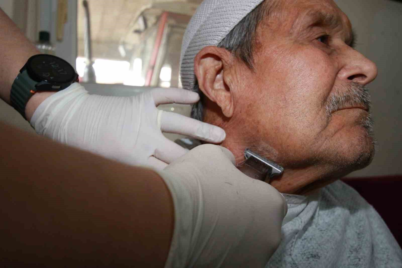 Bin 834 kişiye 19 bin kez evde bakım hizmeti
