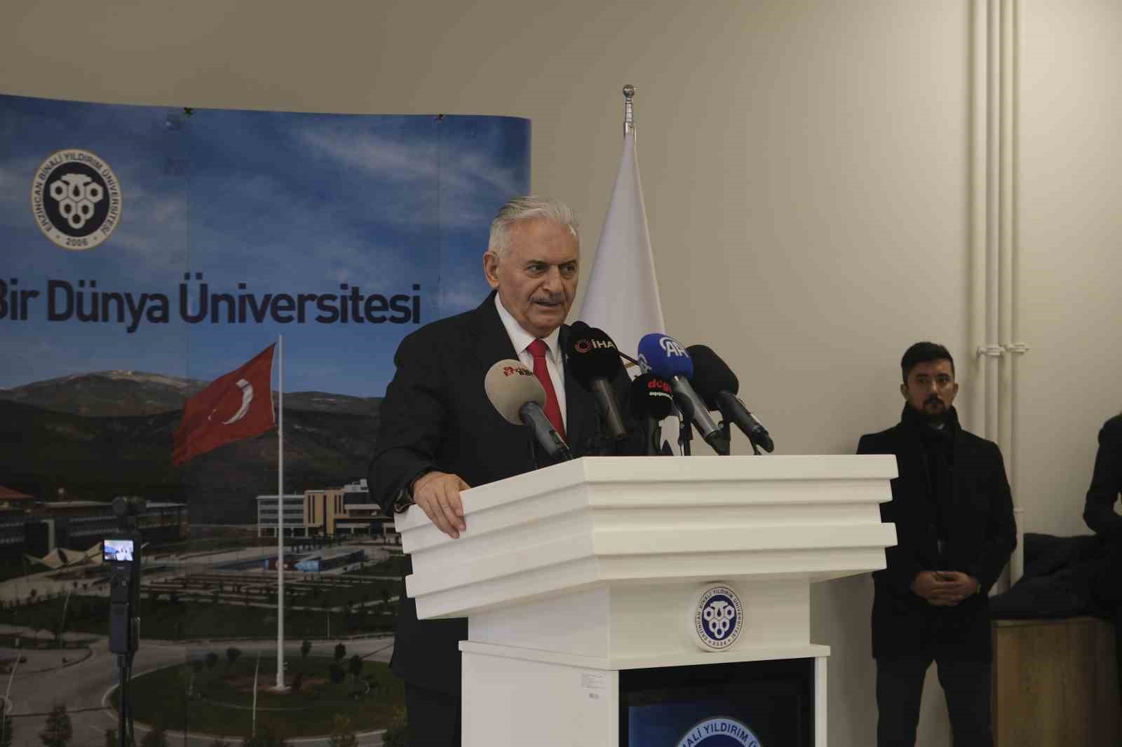 Binali Yıldırım Erzincan’da konuştu: "Türkiye havacılıkta dünyada ilk 10 içerisinde"
Binali Yıldırım Erzincan’da konuştu: "Türkiye havacılıkta dünyada ilk 10 içerisinde"