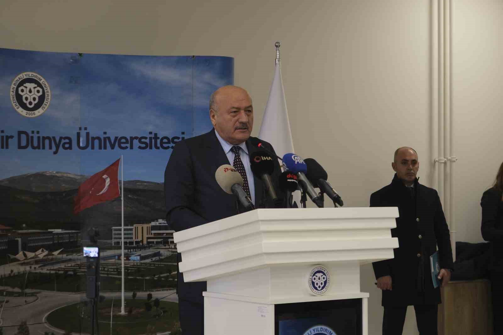 Binali Yıldırım Erzincan’da konuştu: "Türkiye havacılıkta dünyada ilk 10 içerisinde"
Binali Yıldırım Erzincan’da konuştu: "Türkiye havacılıkta dünyada ilk 10 içerisinde"
