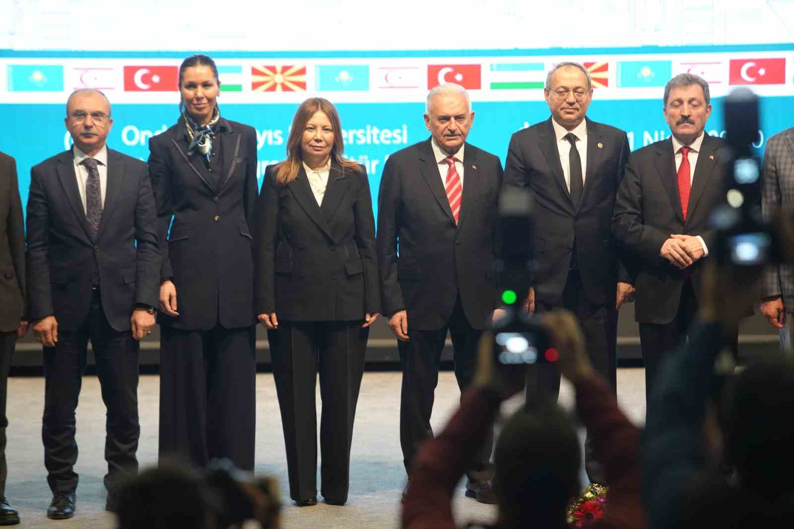 Binali Yıldırım: "Türk devletleri kendi dışındaki ülkelerin refahını yükseltmeye çalışıyor"
