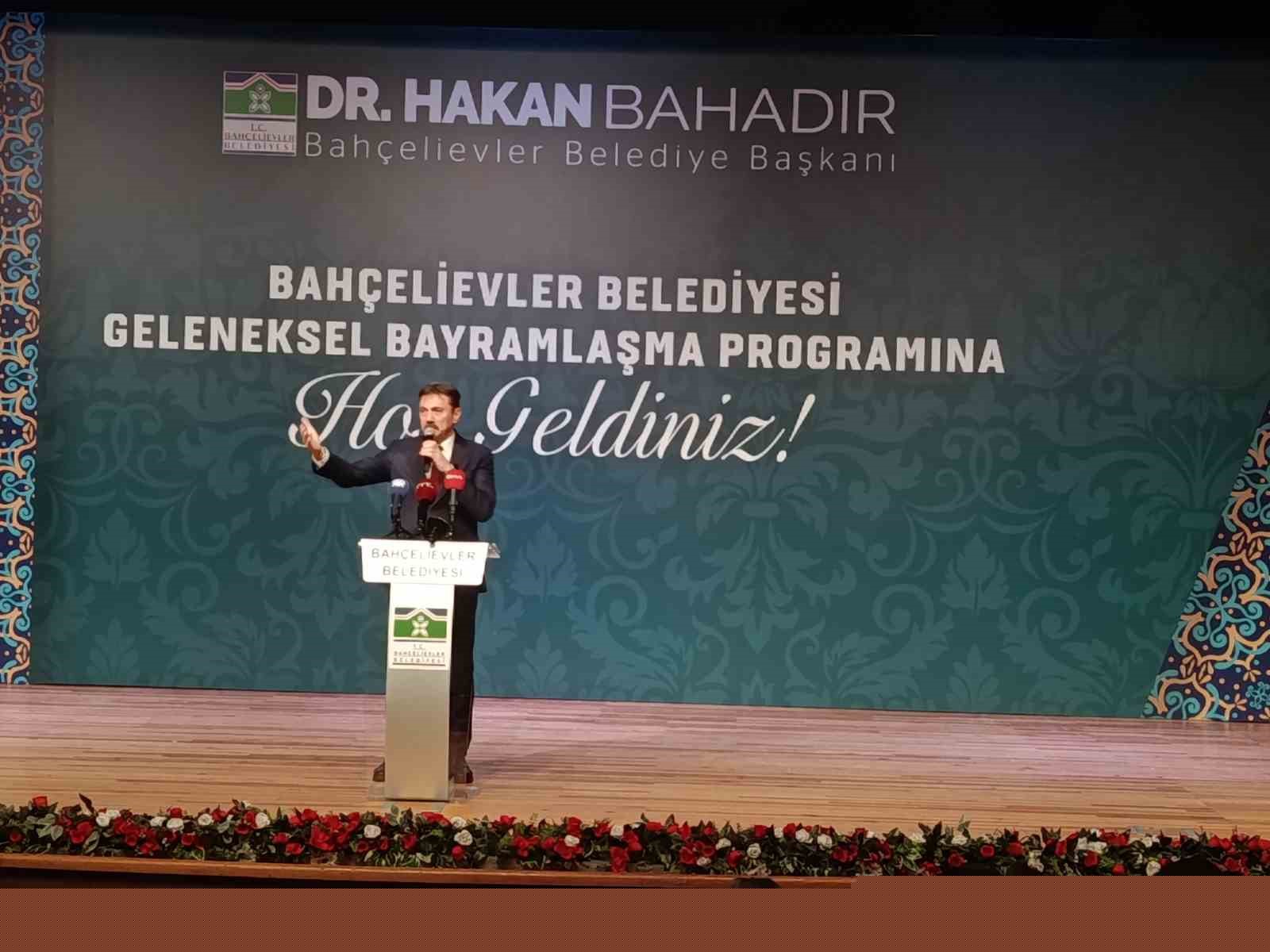 Binali Yıldırım: "Türkiye silah sanayisiyle, ekonomisiyle, her şeyden önce vatan sevgisiyle hercümerç olmuş bir milletin ülkesidir"
