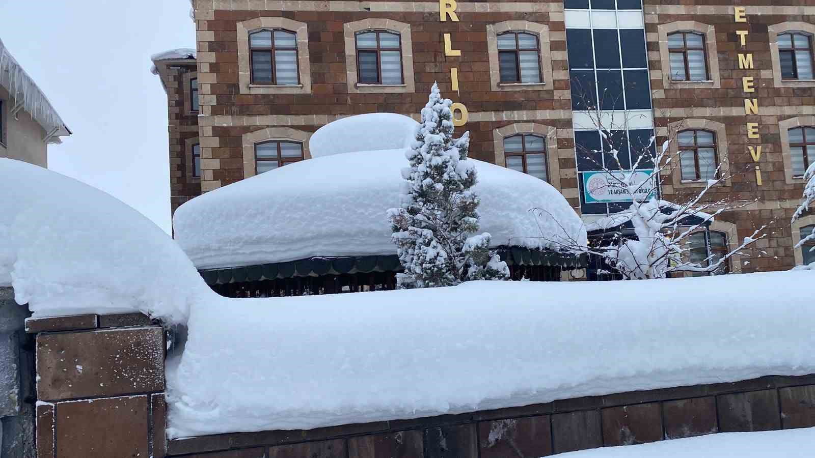 Bingöl genelinde kar yağışı etkisini sürdürüyor
