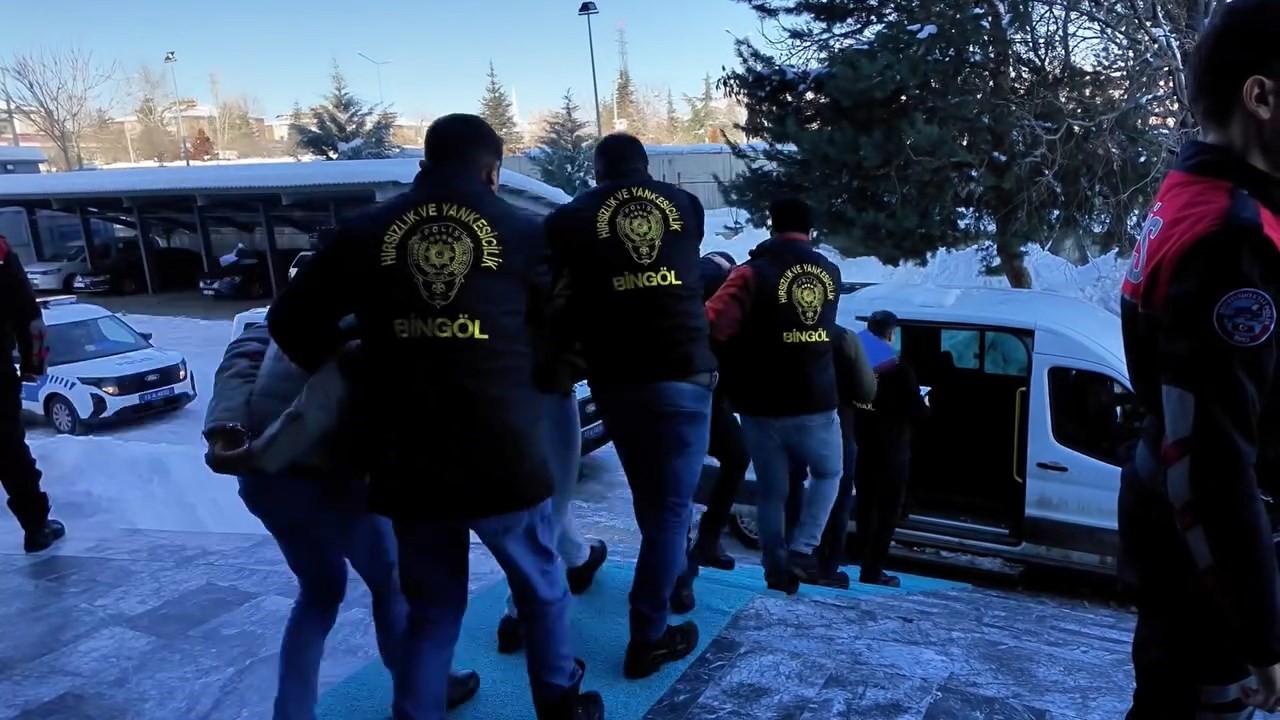 Bingöl merkezli "change" araç operasyonu: 4 tutuklama
