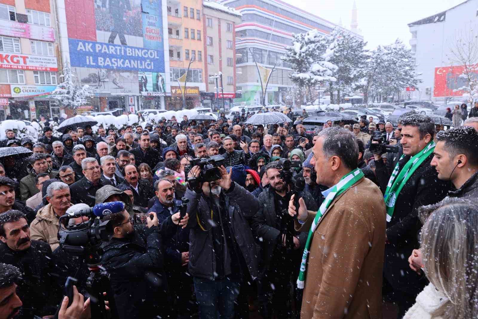 Bingöl Valisi Usta’dan duygusal veda: "Çok güzel bir şehirde valilik yaptım"
