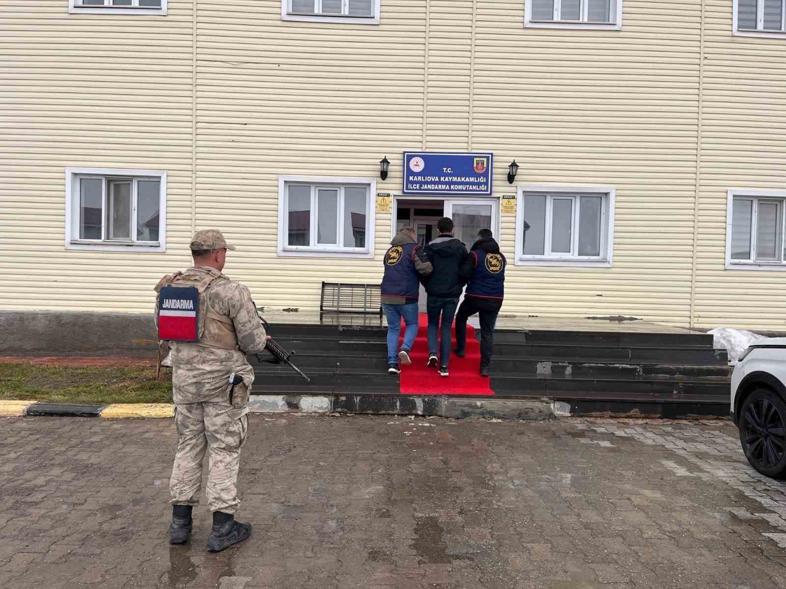 Bingöl’de 16 şüpheli ve 4 hükümlü yakalandı
