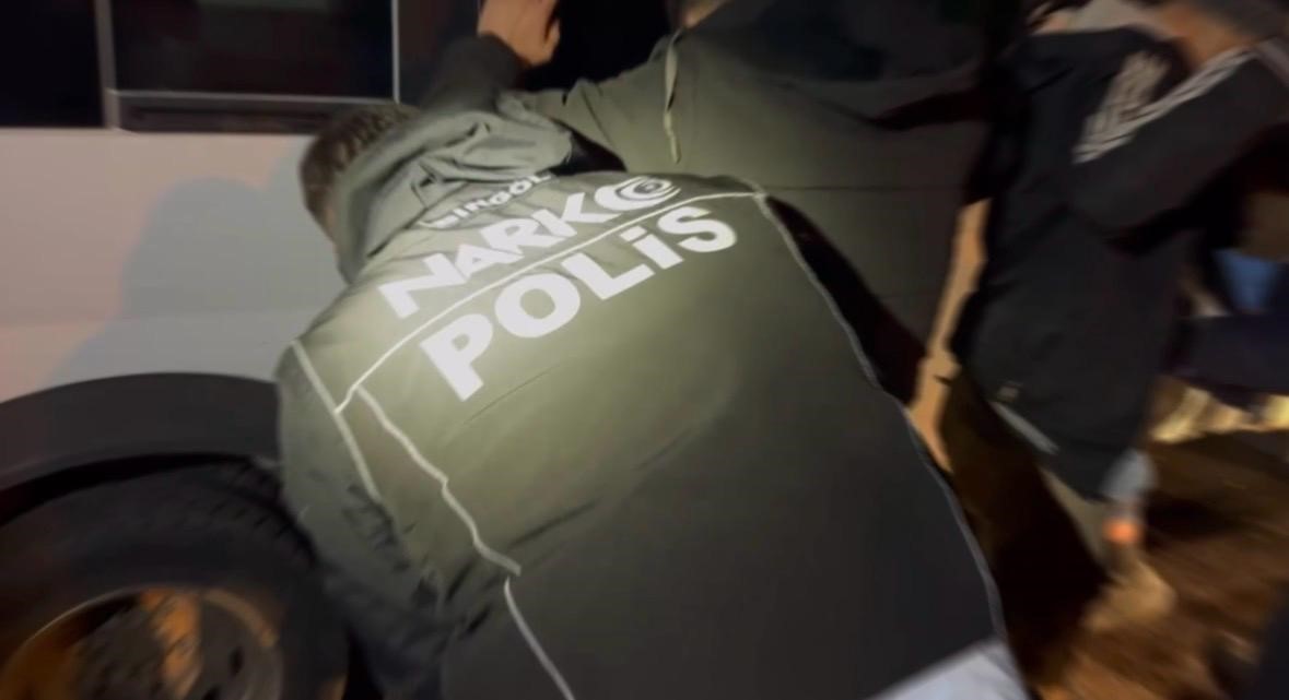 Bingöl’de göçmen kaçakçılığı operasyonu: 12 düzensiz göçmen yakalandı
