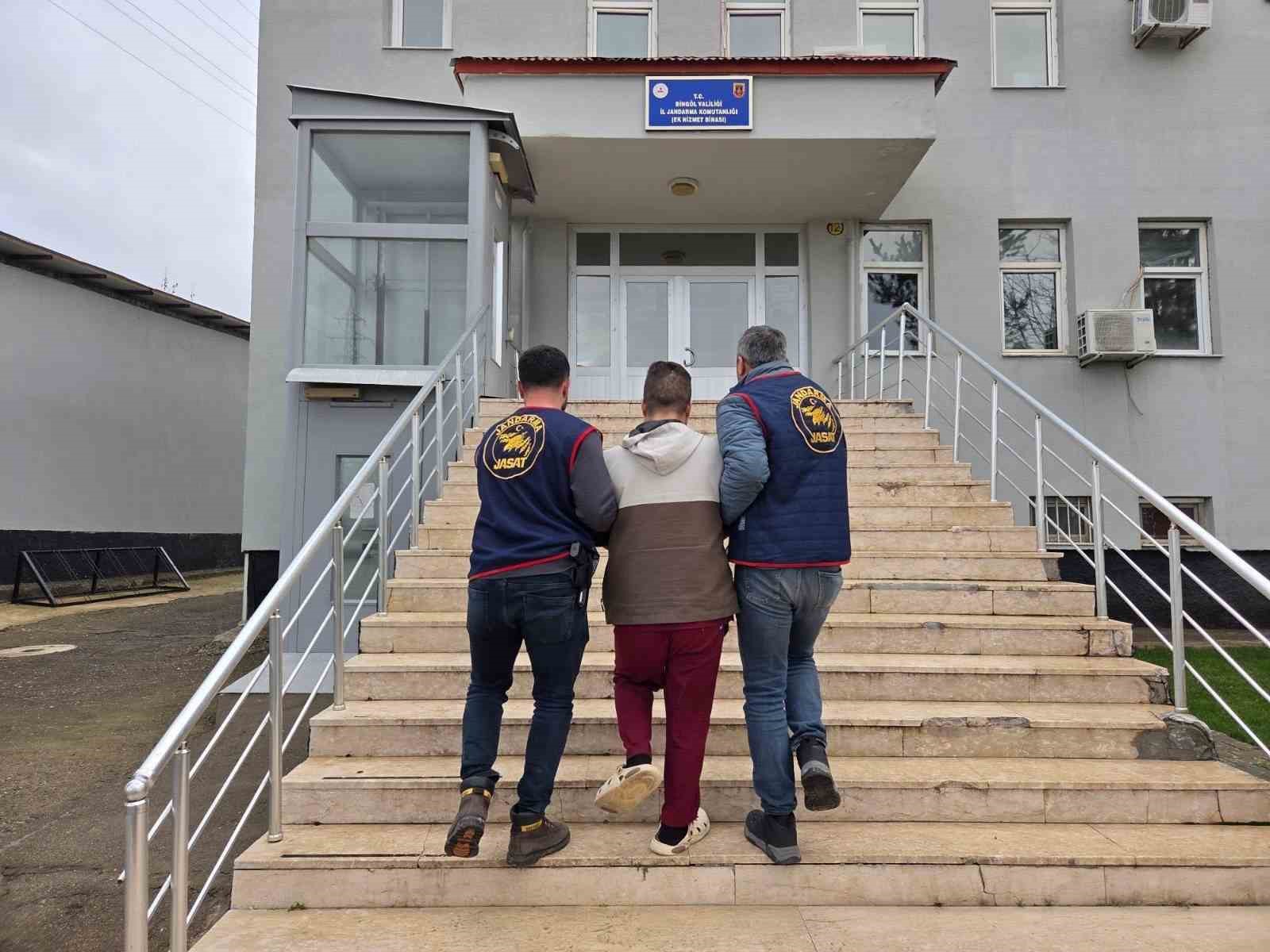 Bingöl’de kesinleşmiş hapis cezası bulunan 3 zanlı yakalandı
