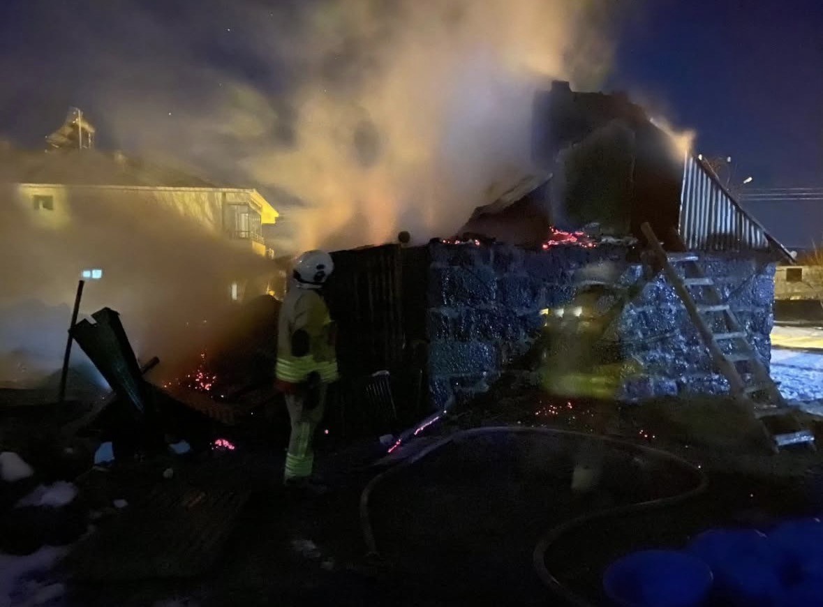 Bingöl’de odunlukta çıkan yangın paniğe neden oldu
