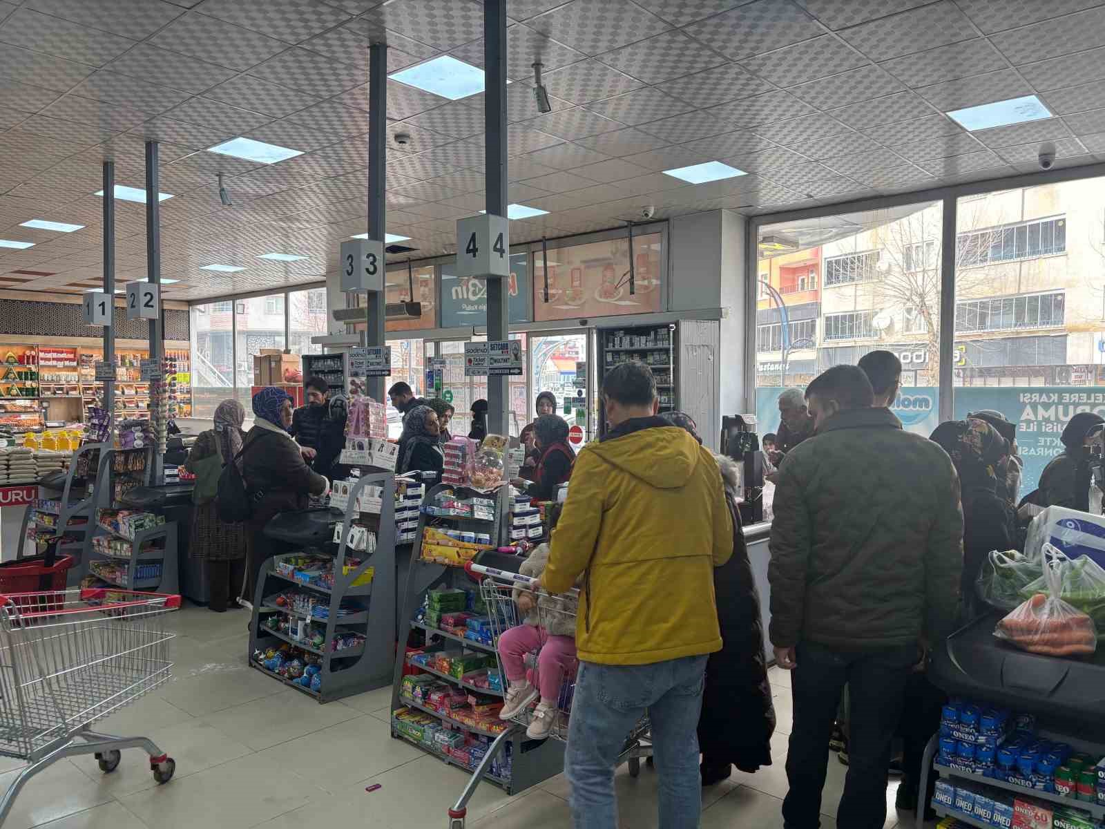 Bingöl’de Ramazan arifesinde alışveriş hareketliliği
