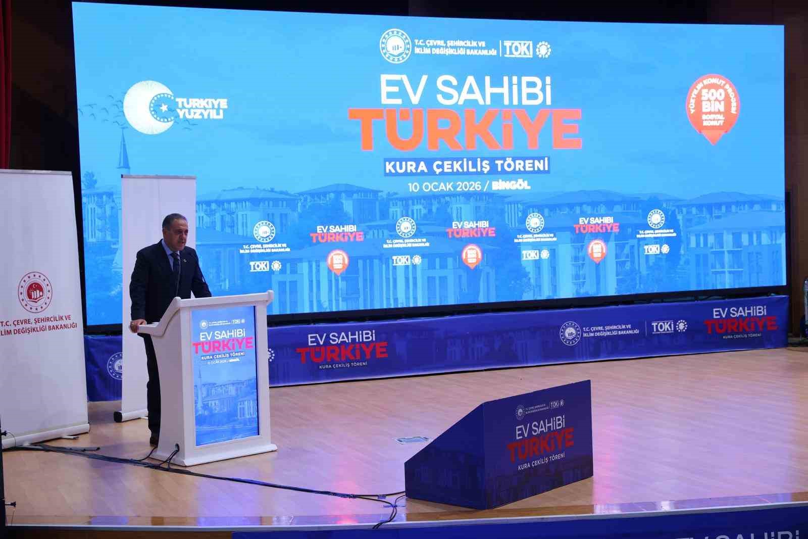 Bingöl’de TOKİ sosyal konutların kurası çekildi
Bingöl’de TOKİ sosyal konutların kurası çekildi