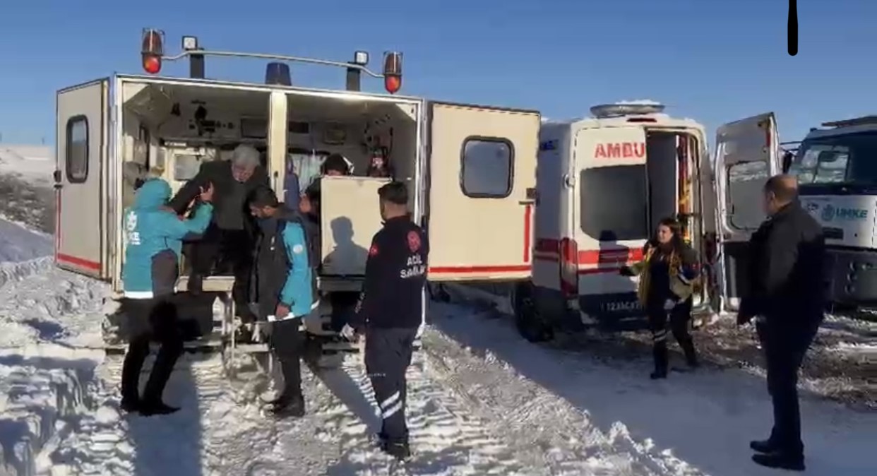 Bingöl’de UMKE ekipleri zorlu kış şartlarında hastaya umut oldu
