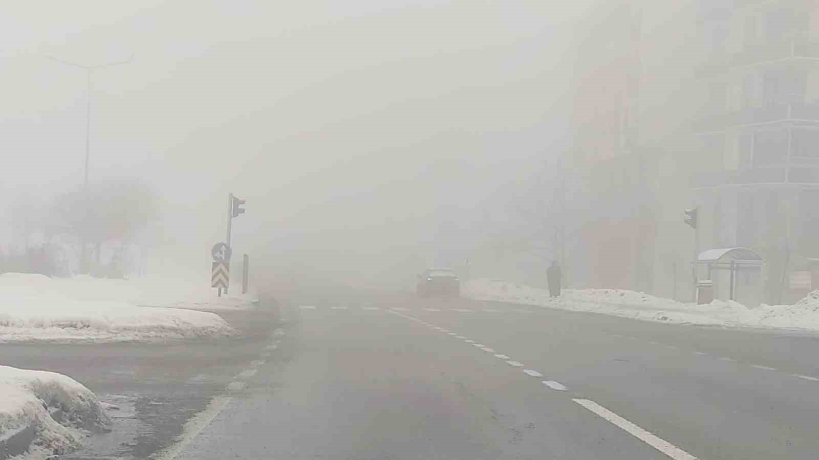 Bingöl’de yoğun sis görüş mesafesini düşürdü: Sürücüler zor anlar yaşadı
