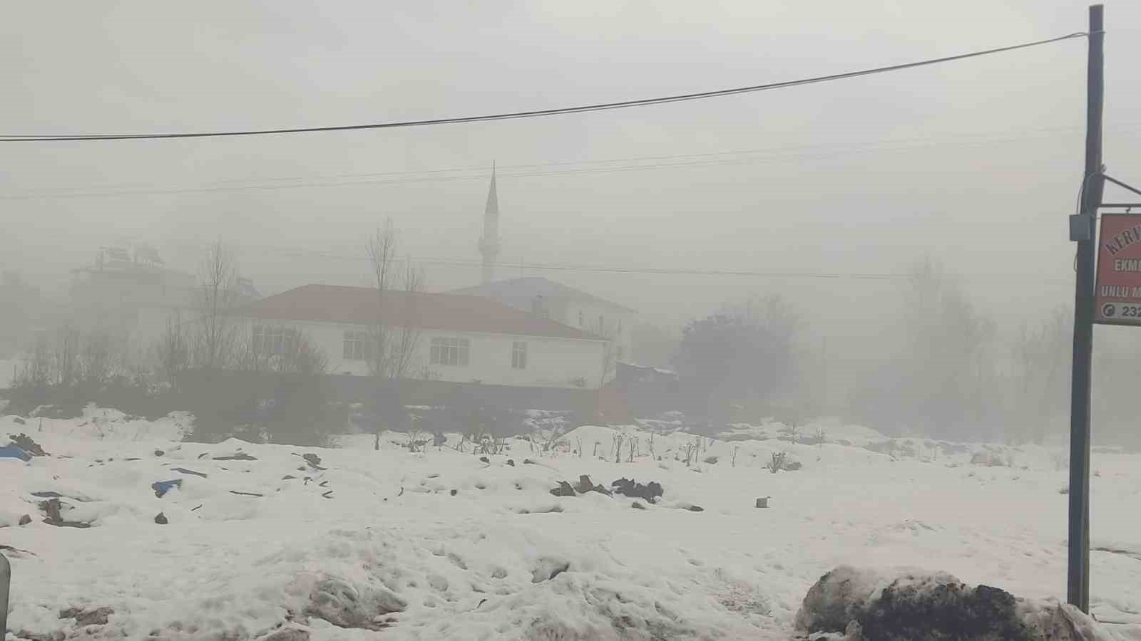 Bingöl’de yoğun sis görüş mesafesini düşürdü
