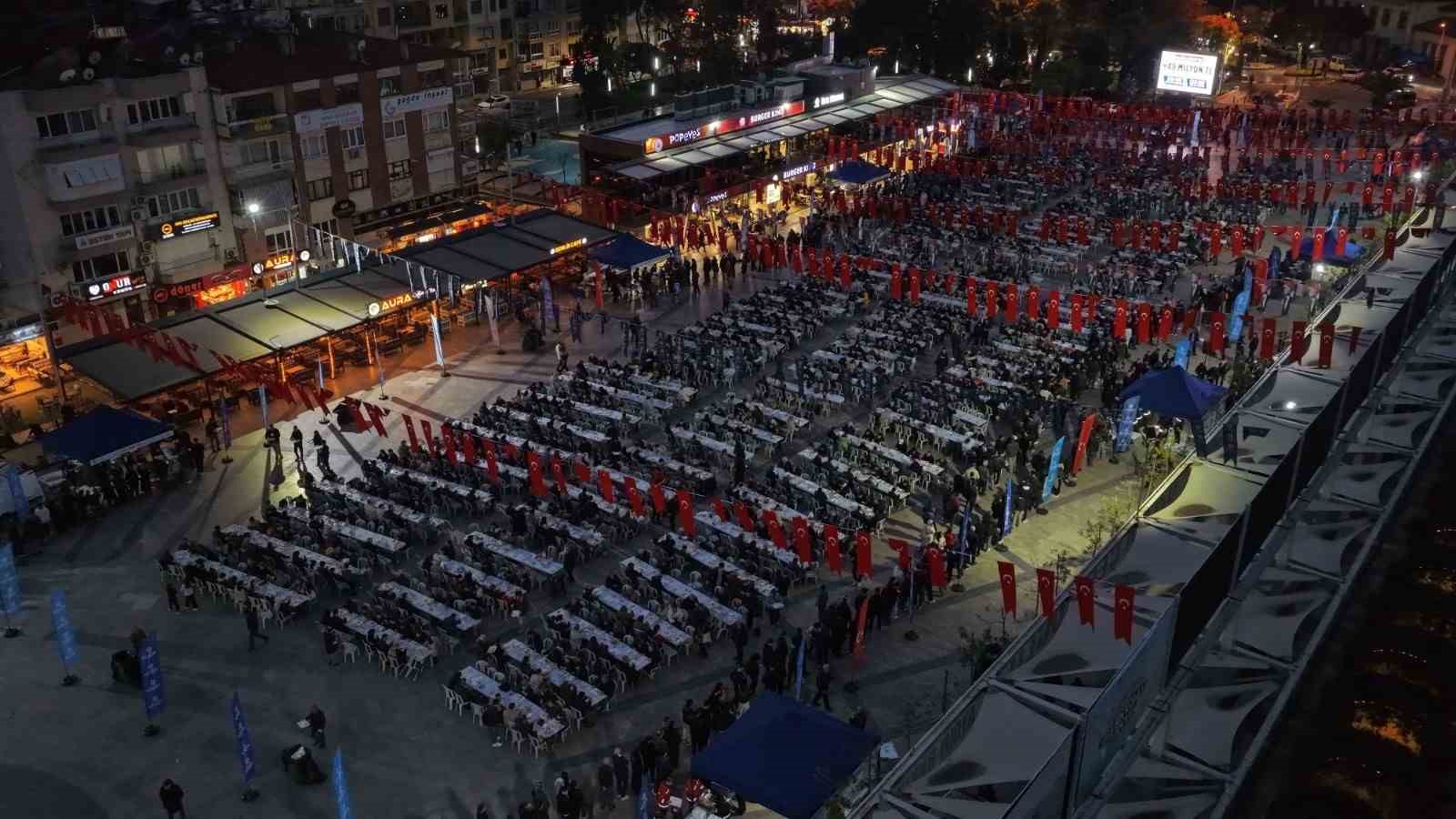 Binlerce Aydınlı, Büyükşehir’in sofralarında buluştu
