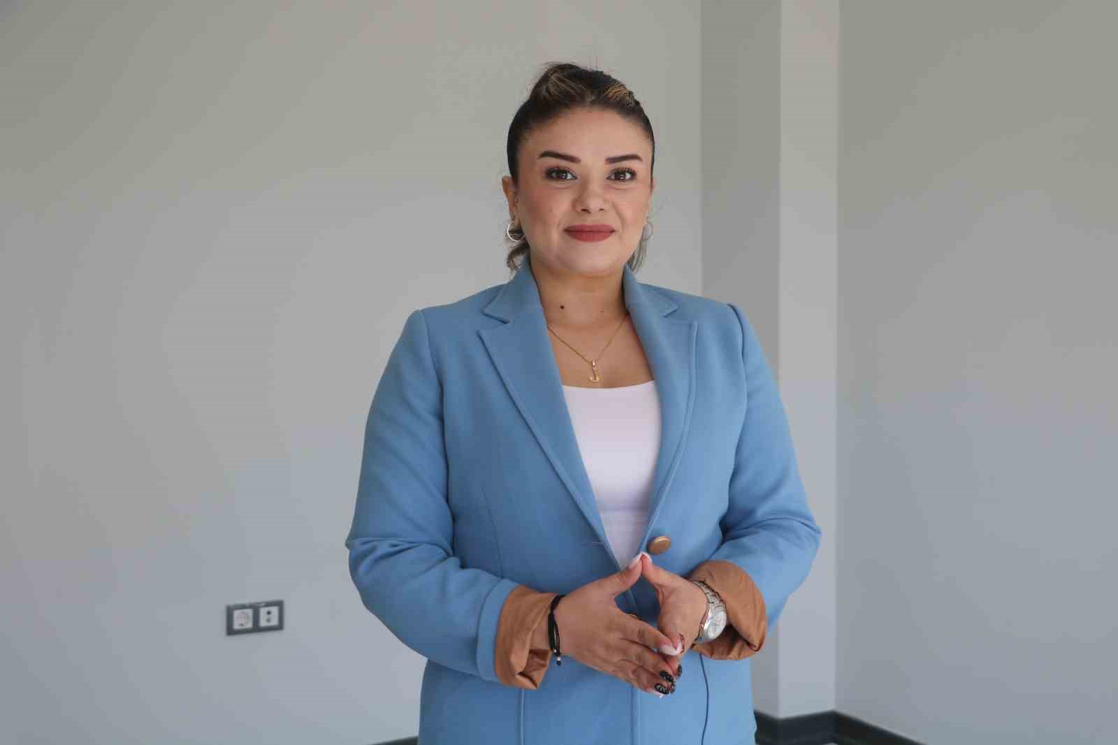 Binlerce konutun teslim edildiği kentte kira fiyatları 7 bin TL’ye kadar düştü
Binlerce konutun teslim edildiği kentte kira fiyatları 7 bin TL’ye kadar düştü