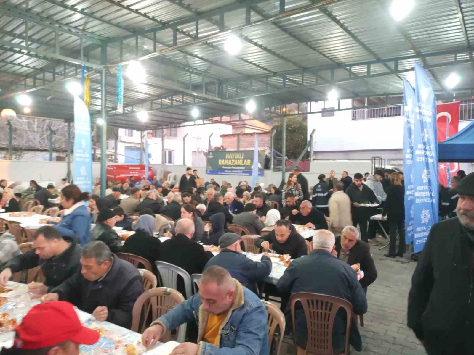 Binlerce vatandaş Aydın Büyükşehir’in iftar sofralarında buluşuyor

