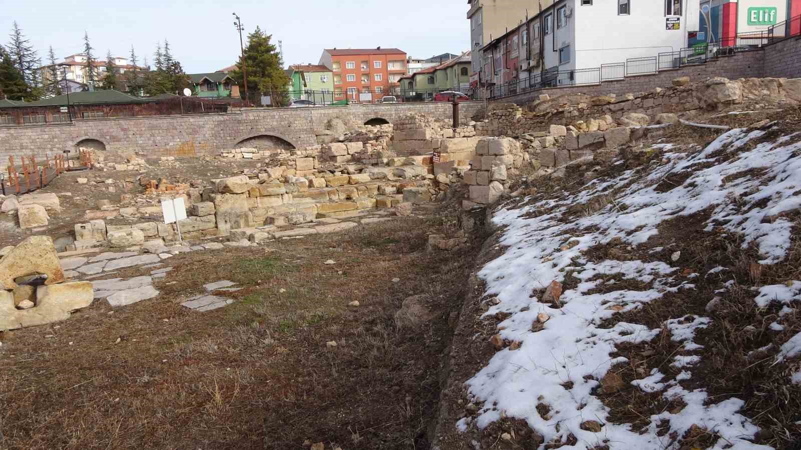 Binlerce yıllık Roma Hamamı, ziyaretçilerini ağırlamaya devam ediyor
