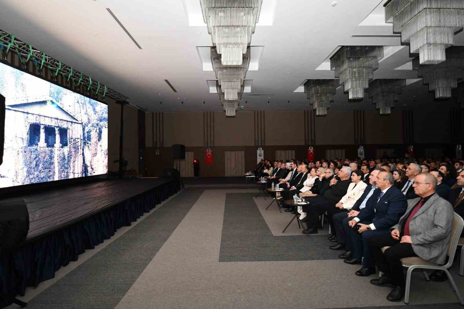 Binlerce yıllık tarihe yapay zekayla ışık tutulan filmin galasına yoğun ilgi
