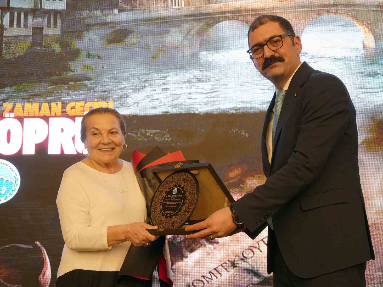 Binlerce yıllık tarihe yapay zekayla ışık tutulan filmin galasına yoğun ilgi
