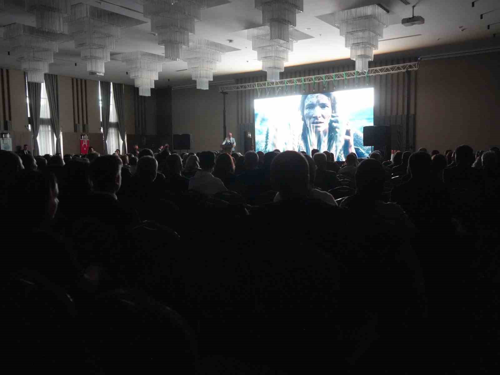 Binlerce yıllık tarihe yapay zekayla ışık tutulan filmin galasına yoğun ilgi
