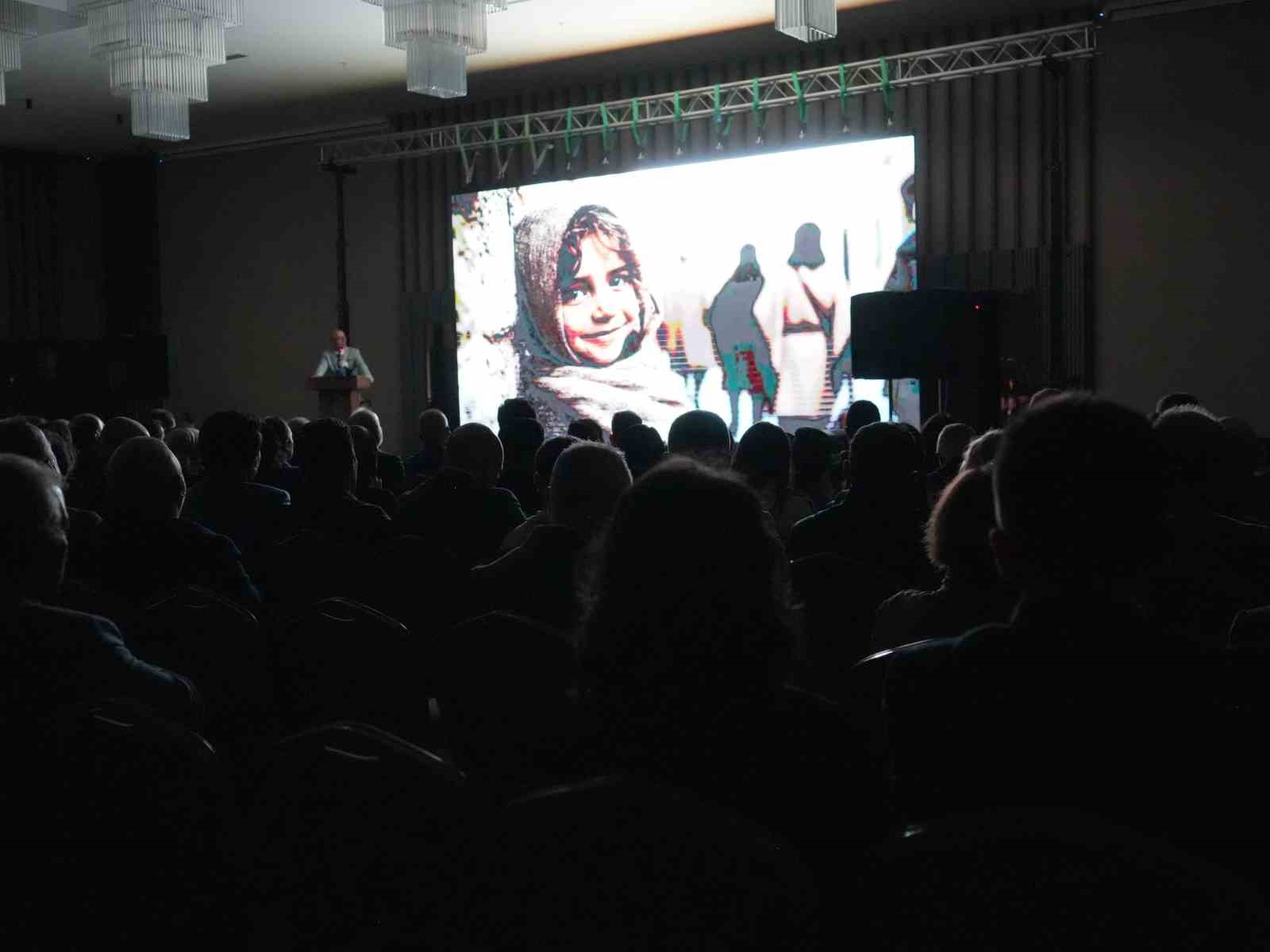 Binlerce yıllık tarihe yapay zekayla ışık tutulan filmin galasına yoğun ilgi
