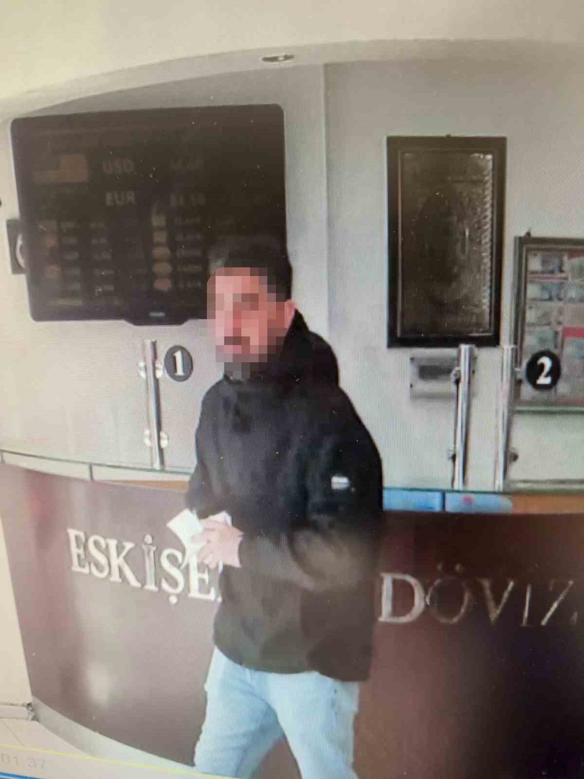 Bir anlık dalgınlık 100 Euro’ya böyle mal oldu
Bir anlık dalgınlık 100 Euro’ya böyle mal oldu