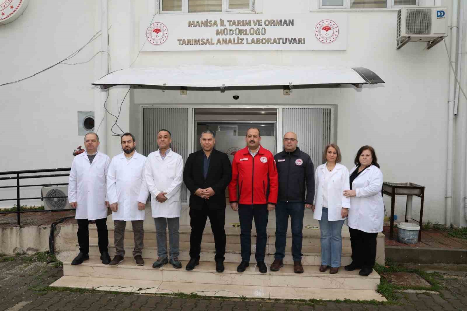 Bir avuç toprak, binlerce liralık zararı önleyebilir
Bir avuç toprak, binlerce liralık zararı önleyebilir