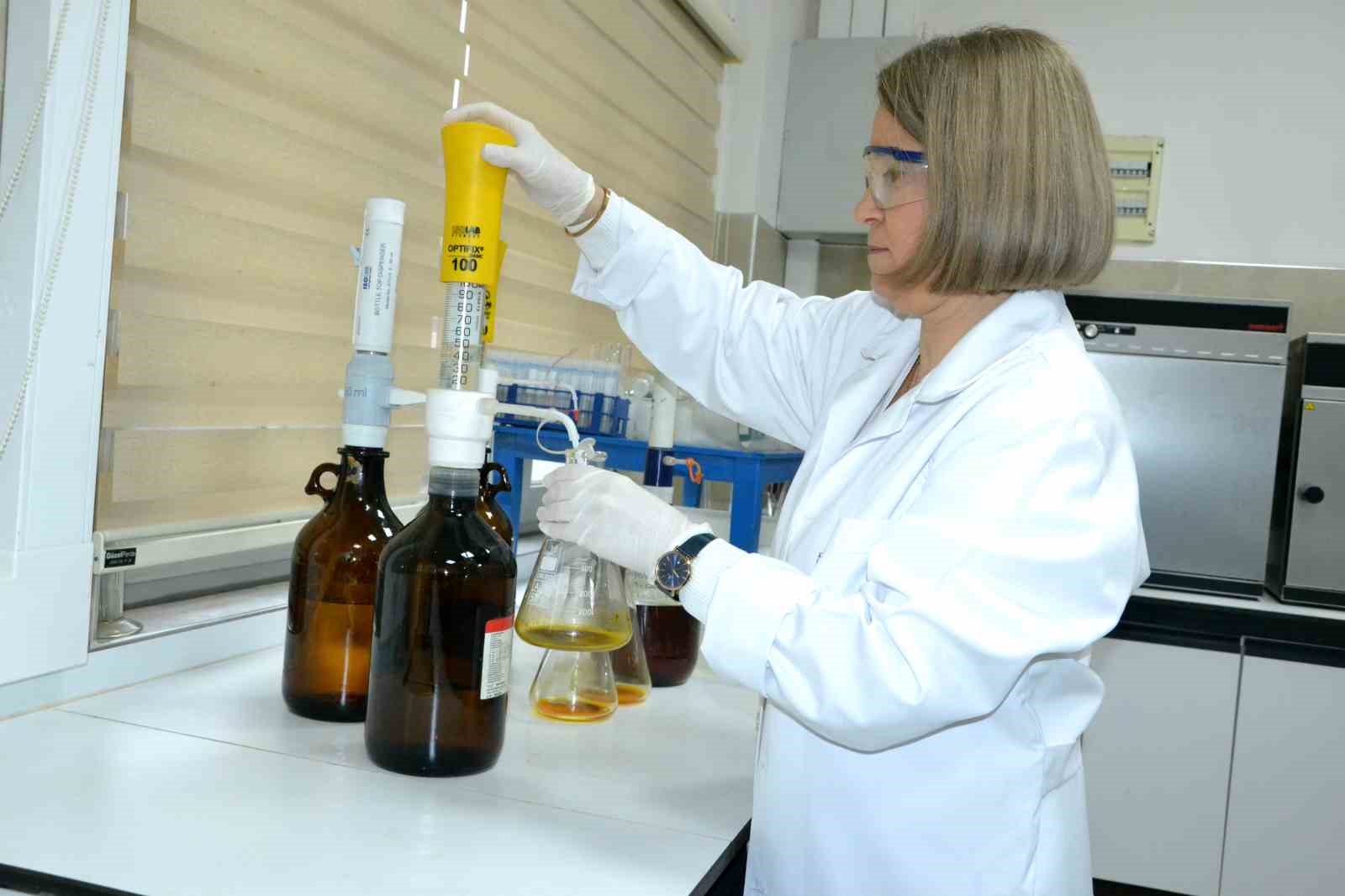 Bir avuç toprak, binlerce liralık zararı önleyebilir
Bir avuç toprak, binlerce liralık zararı önleyebilir