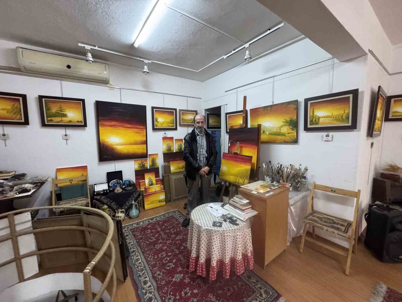 Bir bisküvi kutusuyla başladı, 15 bine yakın parçadan oluşan etnografya koleksiyonuna dönüştü
