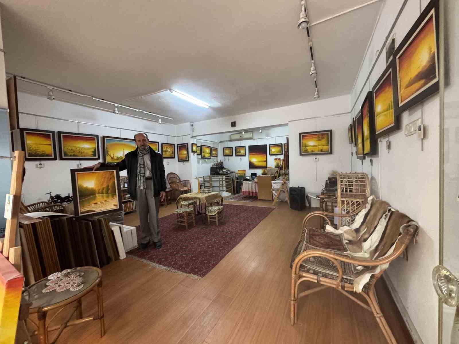 Bir bisküvi kutusuyla başladı, 15 bine yakın parçadan oluşan etnografya koleksiyonuna dönüştü
