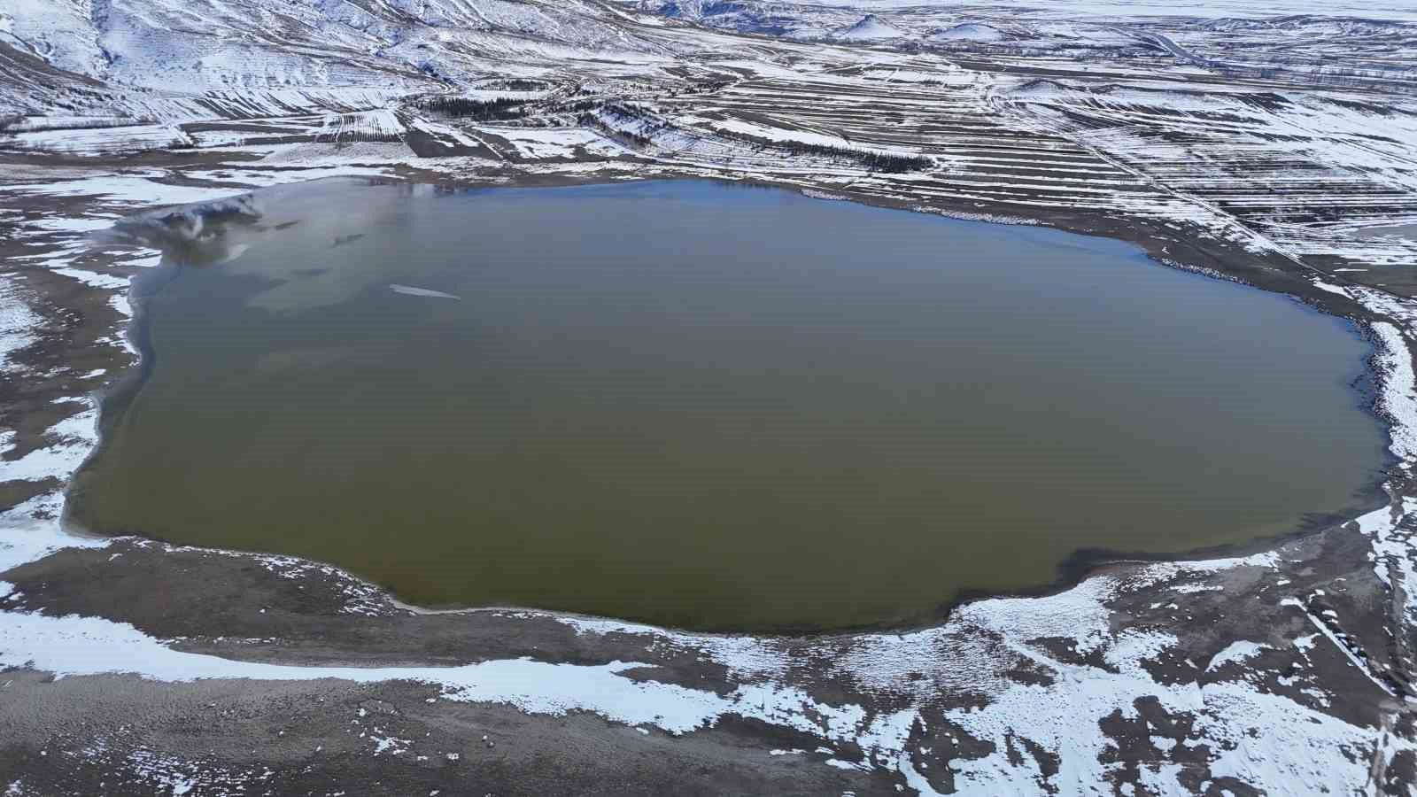 Bir dönem tamamen kuruyup beyaz örtüyle kaplanmıştı, yeniden su tuttu
