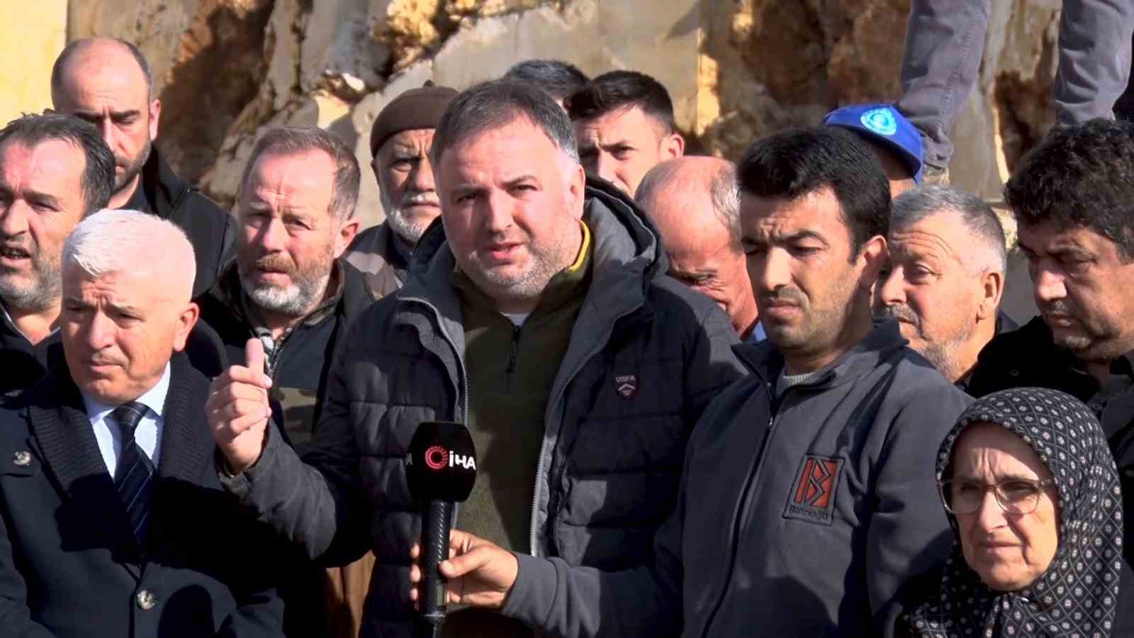 Bir köyü ayaklandıran karar: Kaynak suyu için eylem yaptılar
