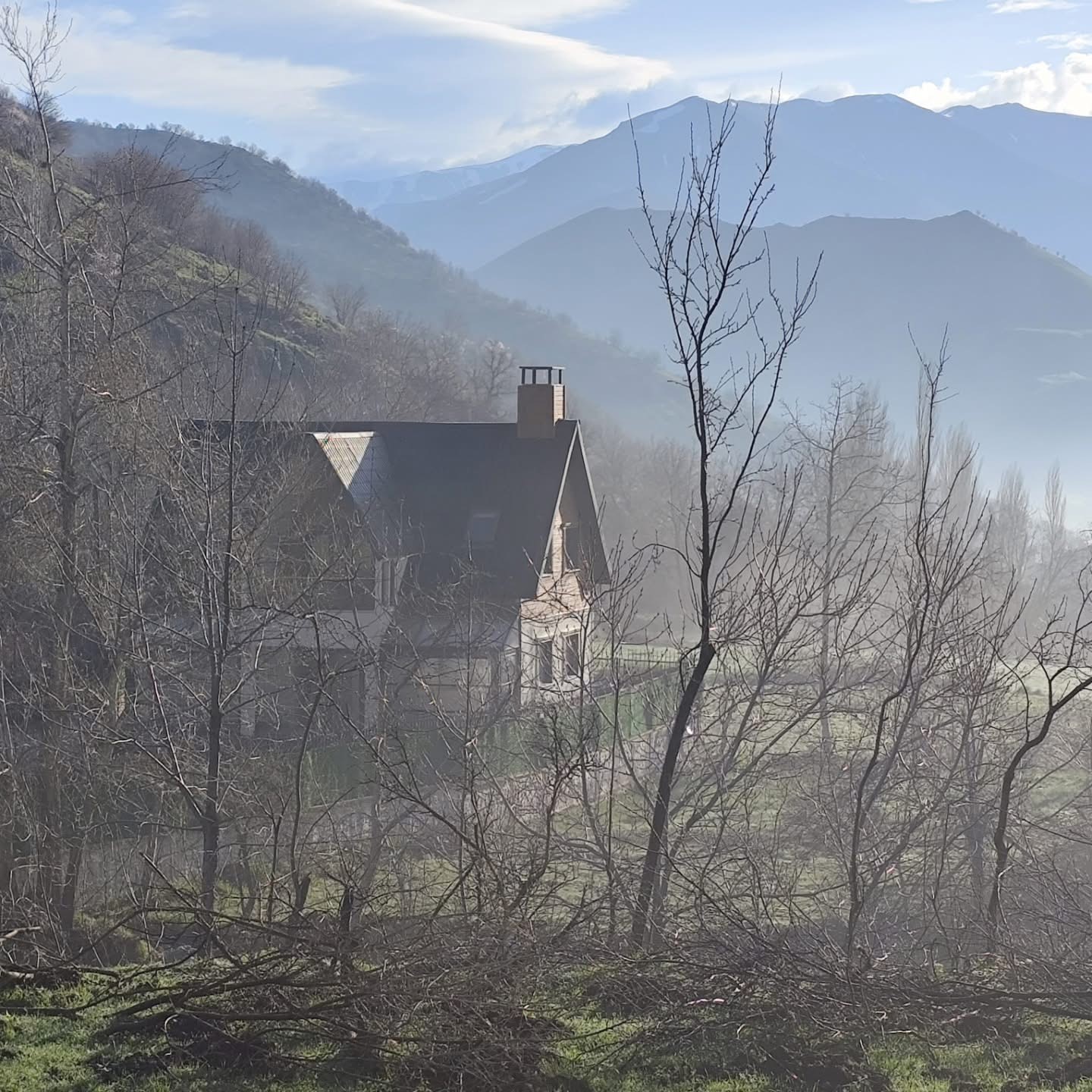 Bir mahalle sis denizinde kayboldu
