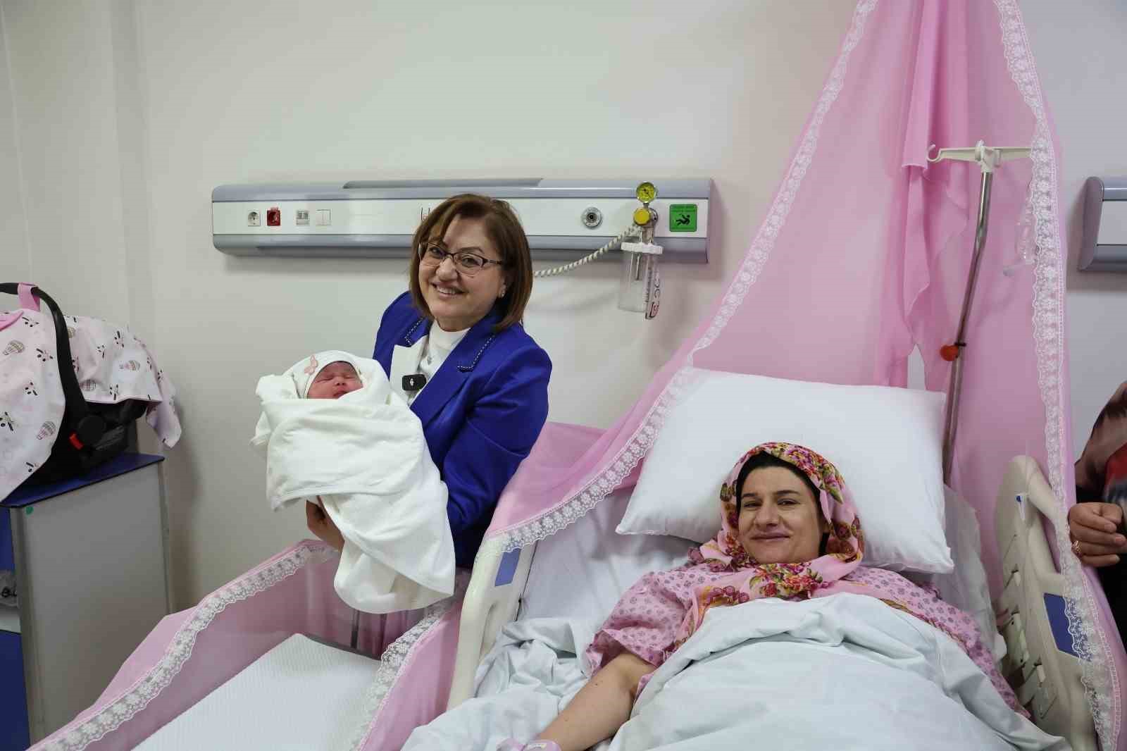 "Bir Umut Bir Can" tüp bebek desteği projesinin ilk bebeği dünyaya geldi
