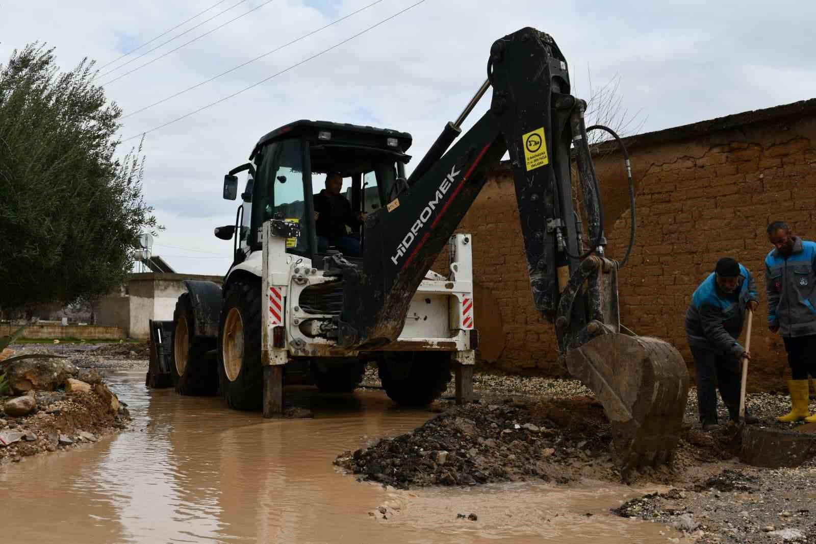 Birecik’te selin yaraları sarılıyor
