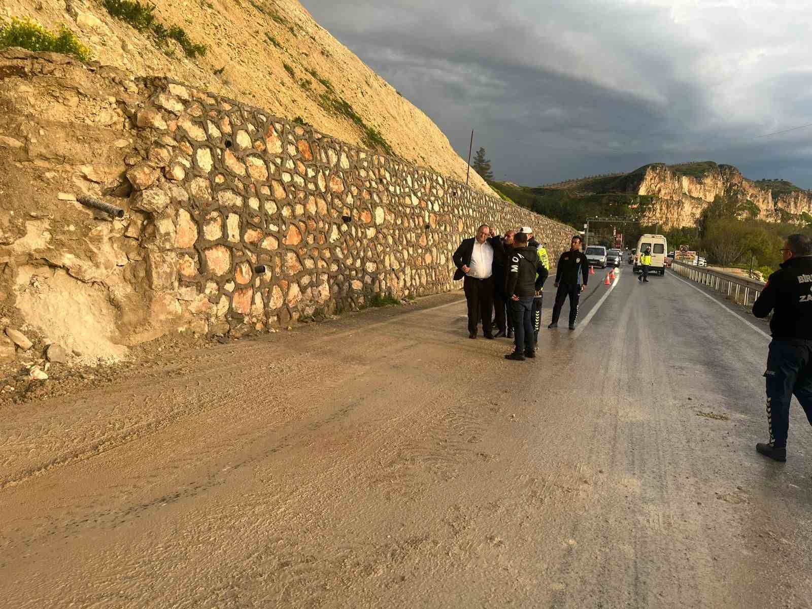 Birecik’te yağış sonrası ekipler harekete geçti
