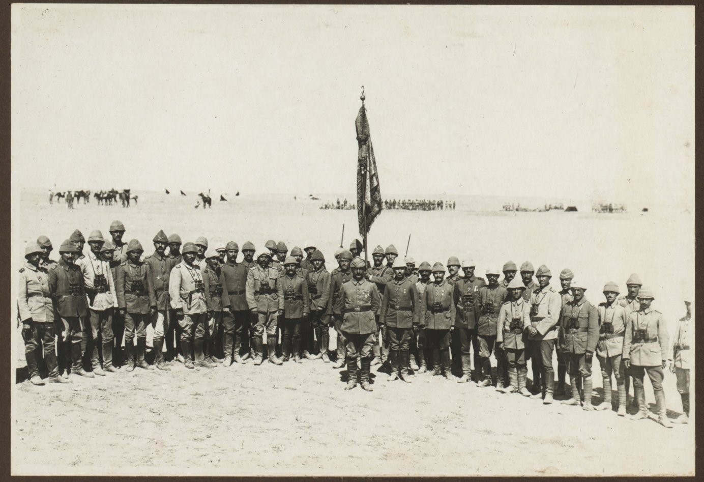 Birinci Dünya Savaşı’ndaki en meşhur Türk askeri fotoğraflarından biri olan fotoğrafın 125. Alay’a ait olduğu ortaya çıktı
