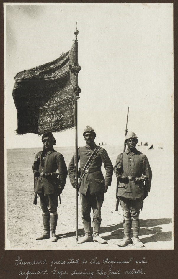 Birinci Dünya Savaşı’ndaki en meşhur Türk askeri fotoğraflarından biri olan fotoğrafın 125. Alay’a ait olduğu ortaya çıktı
